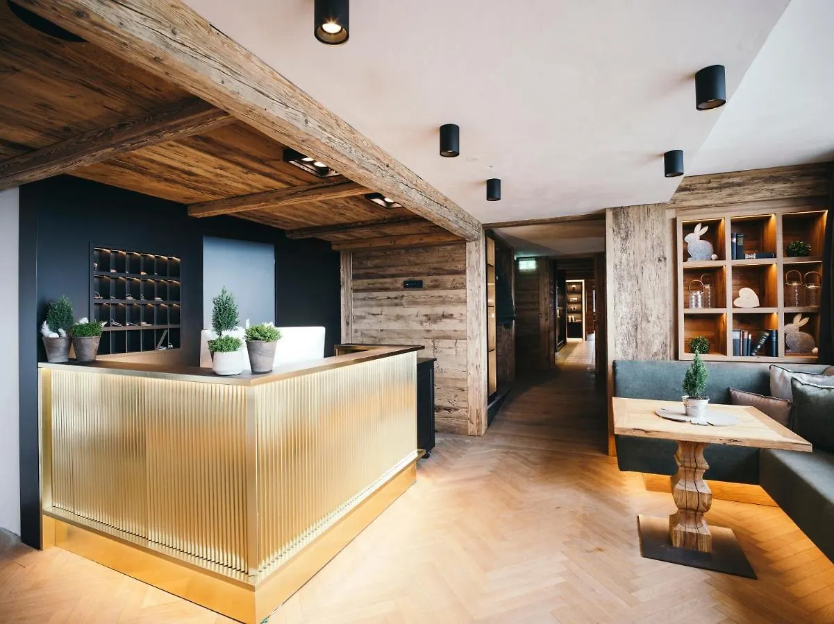 Boutiquehotel Blaue Burg Pfronten 0*,